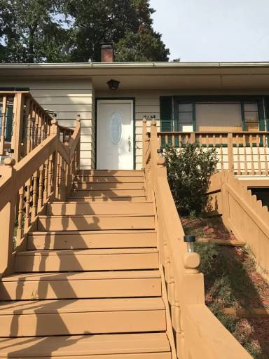 Main picture of 723 Mayflower Dr