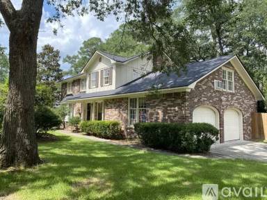 Main picture of 213 Runnymede Ln