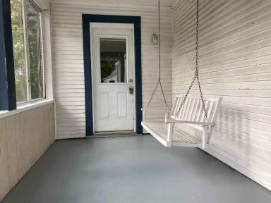 Main picture of 709 Sinclair Ave NE