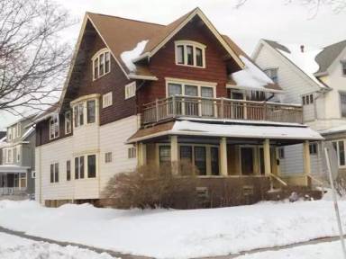 Main picture of 2002 E Newberry Blvd