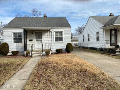 Main picture of 18945 Woodside St