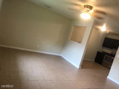 Main picture of 2004 Sycamore Pl
