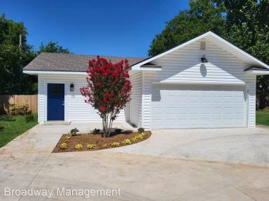 Main picture of 409 S University Dr