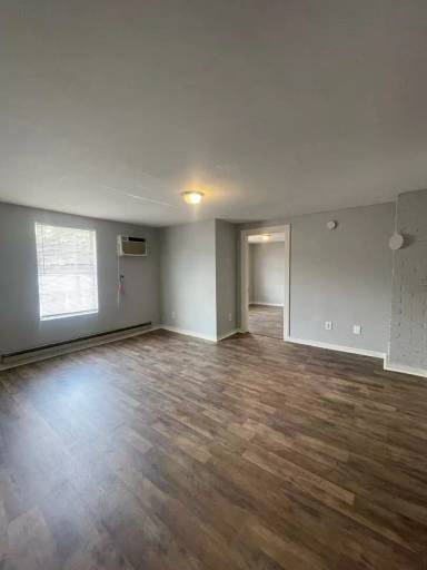 Main picture of 1931 Clement Ave