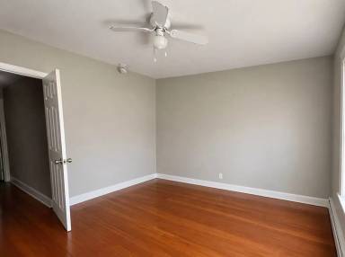 Main picture of 39 Pembroke Ave