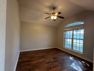 Main picture of 15414 Guadalupe River Dr