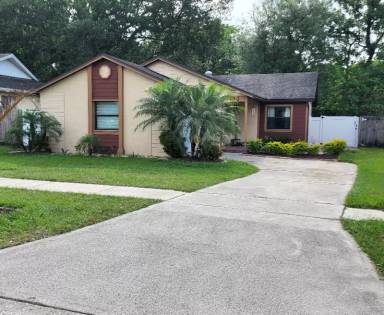 Main picture of 138 Lake Dr