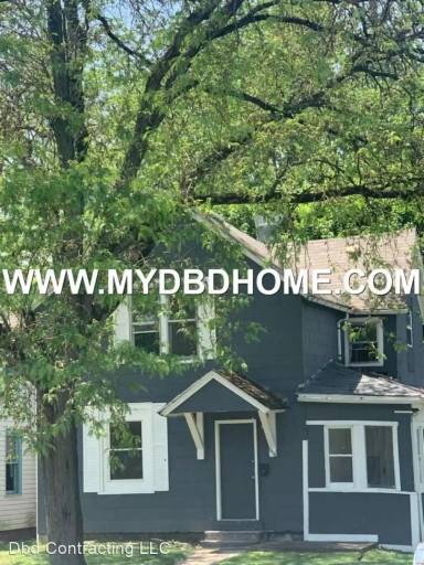 Main picture of 2406 S Wayne Ave