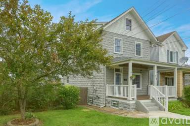 Main picture of 148 Dahlia St