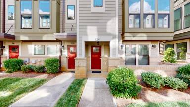 Main picture of 324 Uptown West Dr