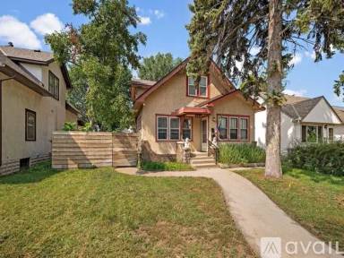 Main picture of 2518 3rd St NE