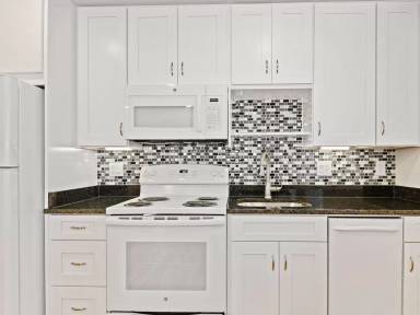 Main picture of 1925 M St NE