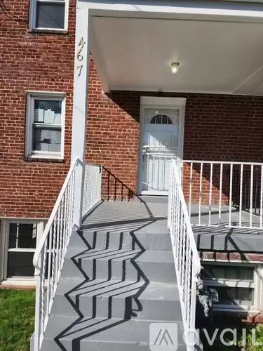 Main picture of 467 Burbank St SE