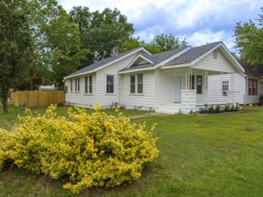 Main picture of 1201 N 41st St