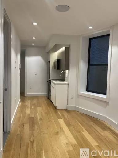 Main picture of 223 E 96th St