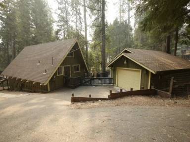 Main picture of 16870 Alpine Dr