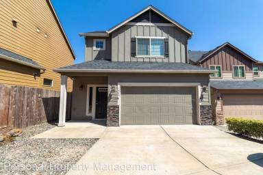 Main picture of 1404 NE 71st Dr