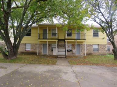 Main picture of 1904 Cedarhill Dr