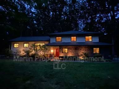 Main picture of 1 Cyr Cir