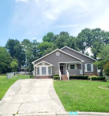 Main picture of 13 Tomafield Ct