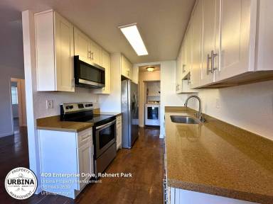 Main picture of 409 Enterprise Dr