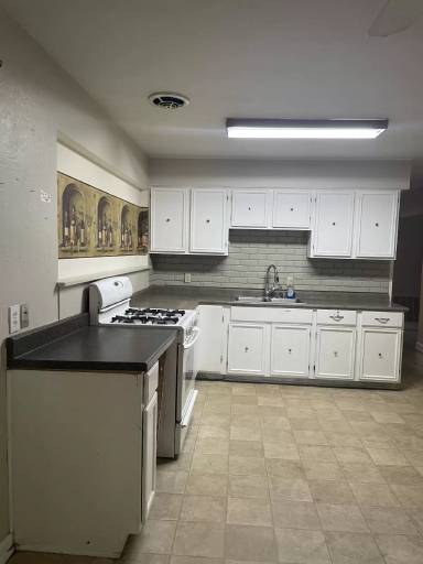 Main picture of 305 Remington Cir