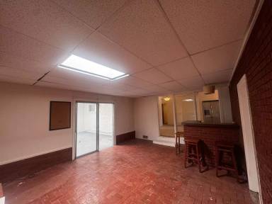 Main picture of 1504 Mesilla St NE