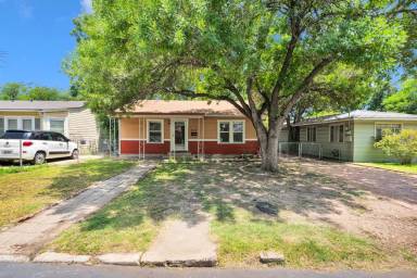 Main picture of 317 Frost St