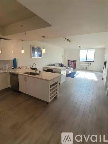 Main picture of Nine At Mary Brickell Village