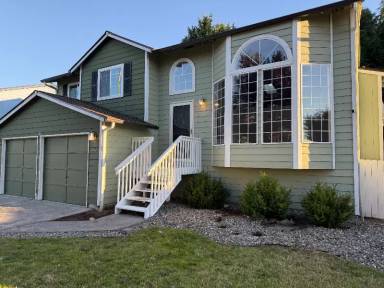 Main picture of 4816 82nd Pl NE