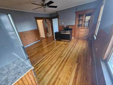 Main picture of 62 Cartier St