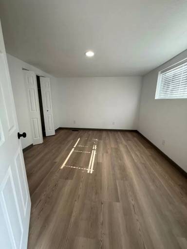 Main picture of 2551 S Main St