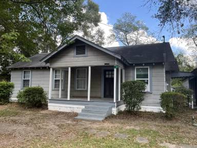 Main picture of 207 S George Ave
