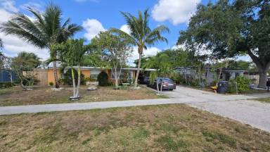 Main picture of 6511 Seminole Dr