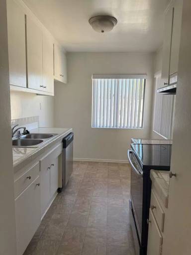 Main picture of 11929 Weddington St