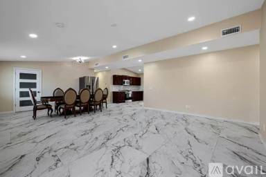 Main picture of 725 E Encanto Dr