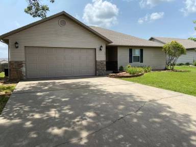 Main picture of 120 Hemlock Ct