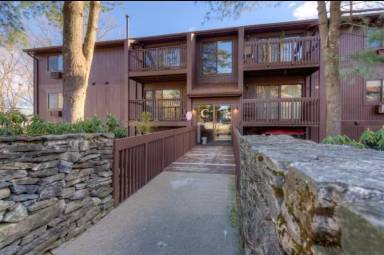Main picture of 340 Sunderland Rd