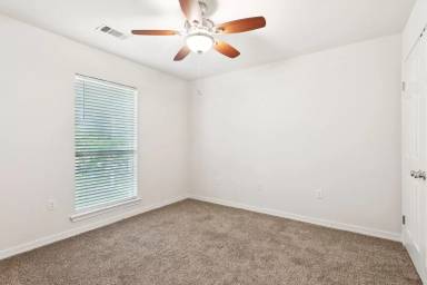 Main picture of 70252 8th St