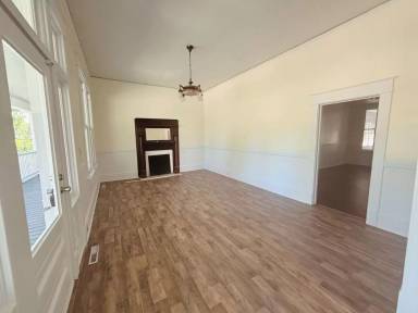Main picture of 114 Forest Ave