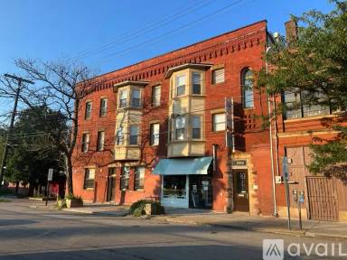 Main picture of 1985 W 28th St