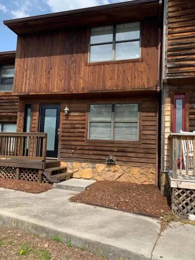 Main picture of 2582 Townhouse St