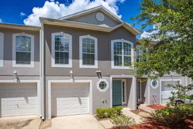 Main picture of 7400 Palm Hills Dr