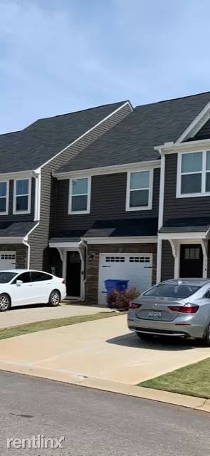 Main picture of 106 Roundtree Dr