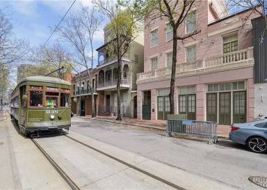 Main picture of 828 Saint Charles Ave