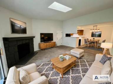 Main picture of 903 S Zeno Way