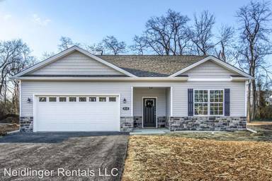 Main picture of 910 Cavalry St