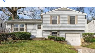 Main picture of 6449 Goldfinch Dr