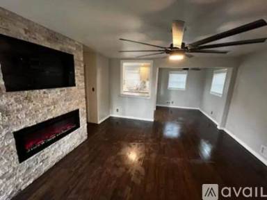 Main picture of 4221 N Whittier Pl