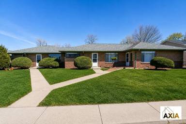 Main picture of 2810 S Delaware St